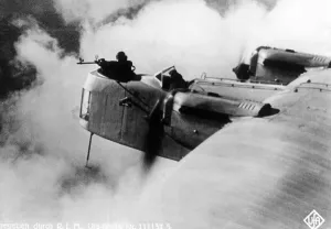Gunners: Fighter plane in dogfight, 1937