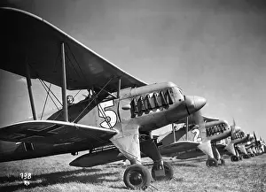 Pour: Fighter planes on an airfield, 1938