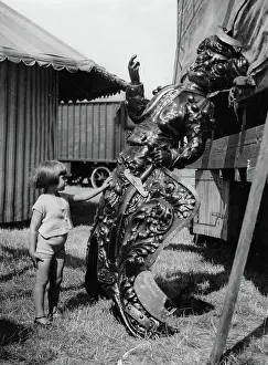 Figurehead: A figurehead of iron at the Mitcham