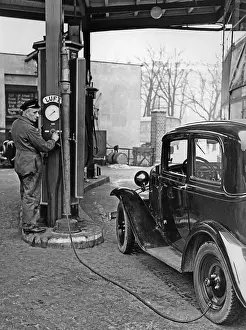 Attendant: Filling station in Berlin, 1937