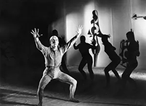 Avant: Film ballet Between Two Worlds