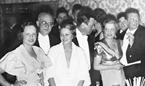 Renate: Filmball in the Zoo, 1932