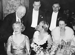 Wied: Filmball in the Zoo, 1935