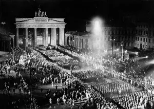 Reicheuropeana: Filming at the Brandenburg Gate