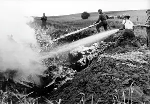 Switching: US fire brigade extinguishes burning wreckage of crashed arm