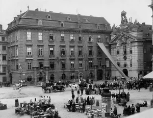 Hosts: Fire drill in front of the Vienna fire brigade station, 1907