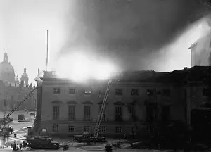 Extinguish: Fire fighting after a bomb hit on the Opera in Berlin, 1941