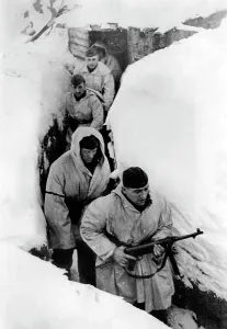 Ilmen: Fire trench on the front at Lake Ilmen, 1943