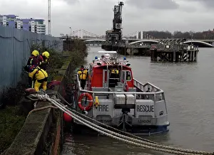 Fireboats: Fireboat attending a fire in Battersea