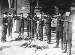 Knotting: Firefighters receiving knots instruction