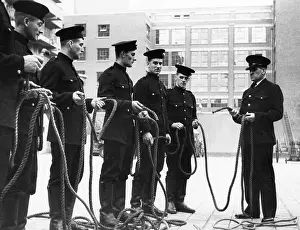 Knotting: Firefighters receiving knots instruction