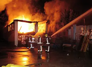 Se15: Firefighters at scene of fire, Chesterfield Way, SE15
