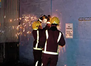 Sparks: Firefighters at scene of fire, Chesterfield Way, SE15