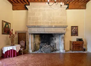 Accommodation: Fireplace, Chateau des ducs de Joyeuse, Couiza, France