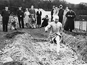 Firewalking: FIREWALKING/HUSSEIN