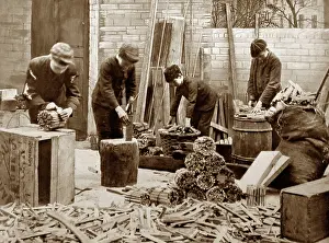 Kindling: Firewood - making kindling
