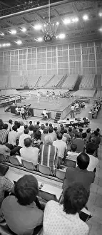 Hosts: First boxing bouts at Olimpiyskiy Sport Complex
