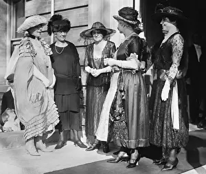 Matrons: First Lady Florence Harding (left) with a group