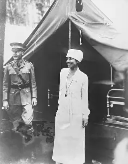 Goodhue: First Lady Grace Coolidge visiting the Marine camp