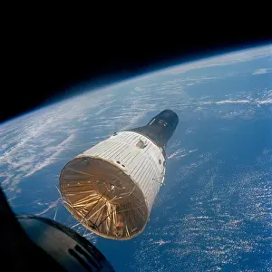 Capsules: First manned Space rendezvous. Gemini 7 ?