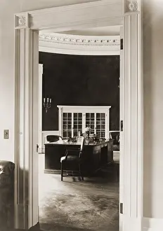 Bsloc 2011 17c: The First Oval Office in the White House ?