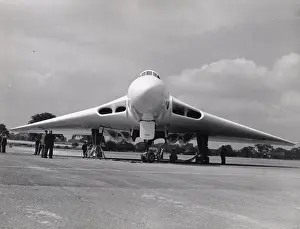 Vx770: The first prototype Avro Vulcan VX770 Head-on