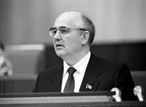 Delivers: First session of USSR People's Deputies Congress, 1989