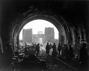 Lcgr1406: First U.S. Army men and equipment pour across the