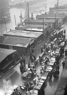 Bustle: Fish market in Gdansk, 1935