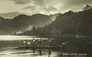 Traunsee: Fishermen on Traunsee in a Platte. About 1935