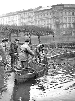 Kreuzberg: Fishing in Berlin, 1936