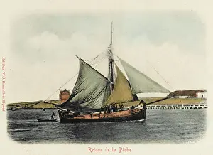 Ostende: Fishing boat returning to port - Ostend