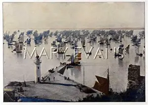Cancale: FISHING FLEETS DEPARTS