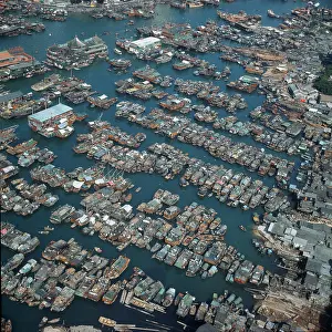 Douglas Dickins: FISHING JUNKS/HONG KONG