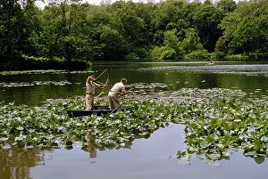Carp: fishing - men - leisure activities