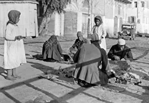 Fixing: Fishing at the Sea of ??Galilee, around 1930