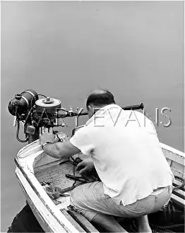 Mends: FIXING A MOTORBOAT