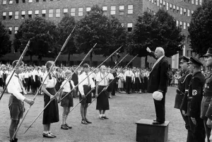 Graduation: Flag consecration of the VDA youth, 1933