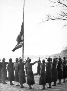 Hoisting: Flag hoisting at the BDM, 1936