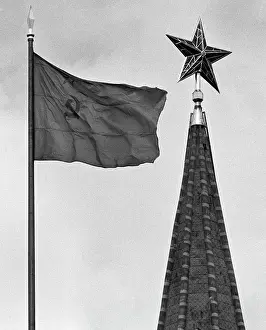 Spasskaya: Flag of USSR and Kremlin star, 1972