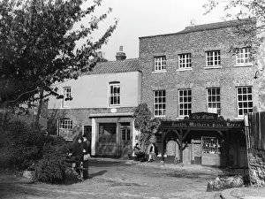 Hostelry: THE FLASK, HIGHGATE