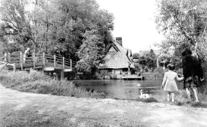 Flatford: Flatford, Bridge House c1960