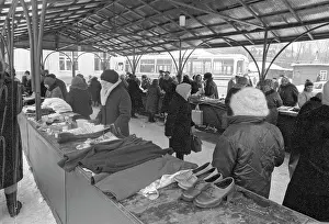 Pensioners: Flea market in Moscow, 1991