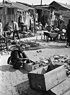 Suburbs: Flea market in a suburb of Paris