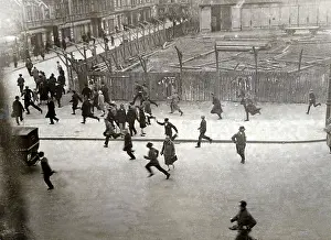 Fleeing: Fleeing demonstrators in Scheunenviertel in Berlin, 1929