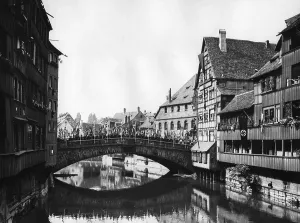 Rallies: The Fleisch Bridge with marching Nazi columns