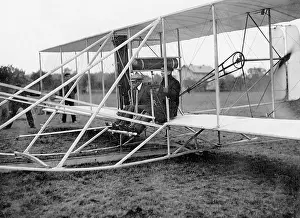 Engelhardt: Flight captain Engelhardt starts with a passenger, 1909