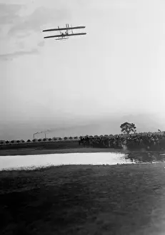 Orville: Flight demonstration of Orville Wright in Berlin, 1909