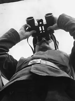 Surveillance: Flight guard in the Alps, 1940