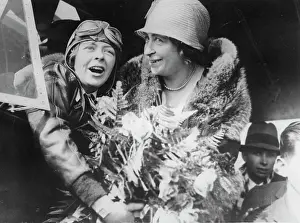 Elinor: The flight pilot Elinor Smith (left)